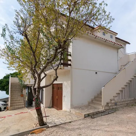 Apartment Apartments By The Sea Mandre, Pag - 4101
