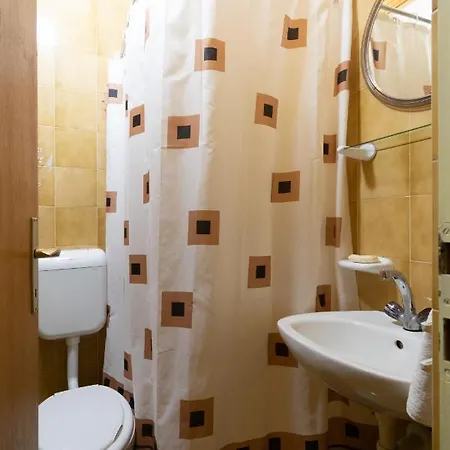 Apartments By The Sea Mandre, Pag - 4101 Apartment Kolan