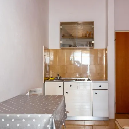 Apartments By The Sea Mandre, Pag - 4101 Apartment *