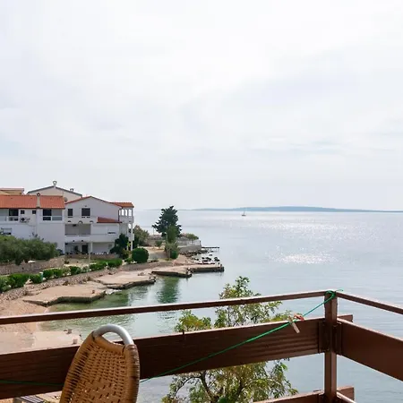 Apartments By The Sea Mandre, Pag - 4101 * Kolan