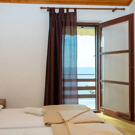 Apartments By The Sea Mandre, Pag - 4101 *