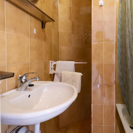 Apartments By The Sea Mandre, Pag - 4101 Apartment *