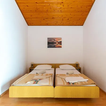Apartments By The Sea Mandre, Pag - 4101 Kolan