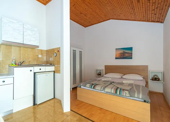 By The Sea Mandre, Pag - 4101 Kolan