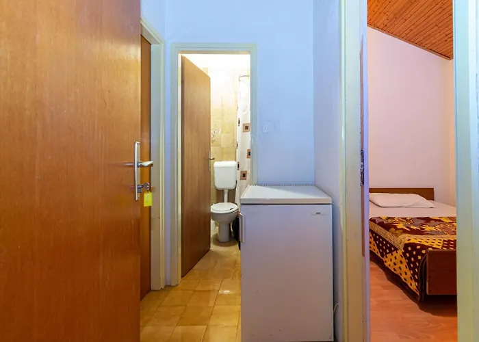 By The Sea Mandre, Pag - 4101 *